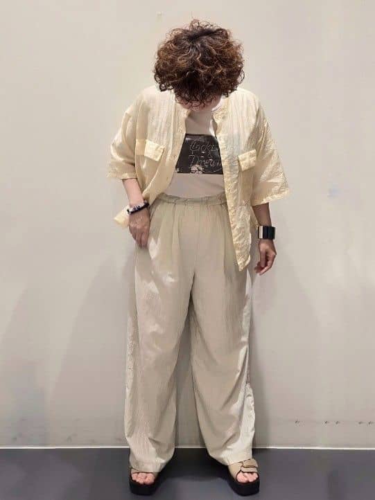 ゆきをさんの「OPAQUE.CLIP｜シアーダブルポケットシャツ【洗濯機洗い可】」を使ったコーディネート