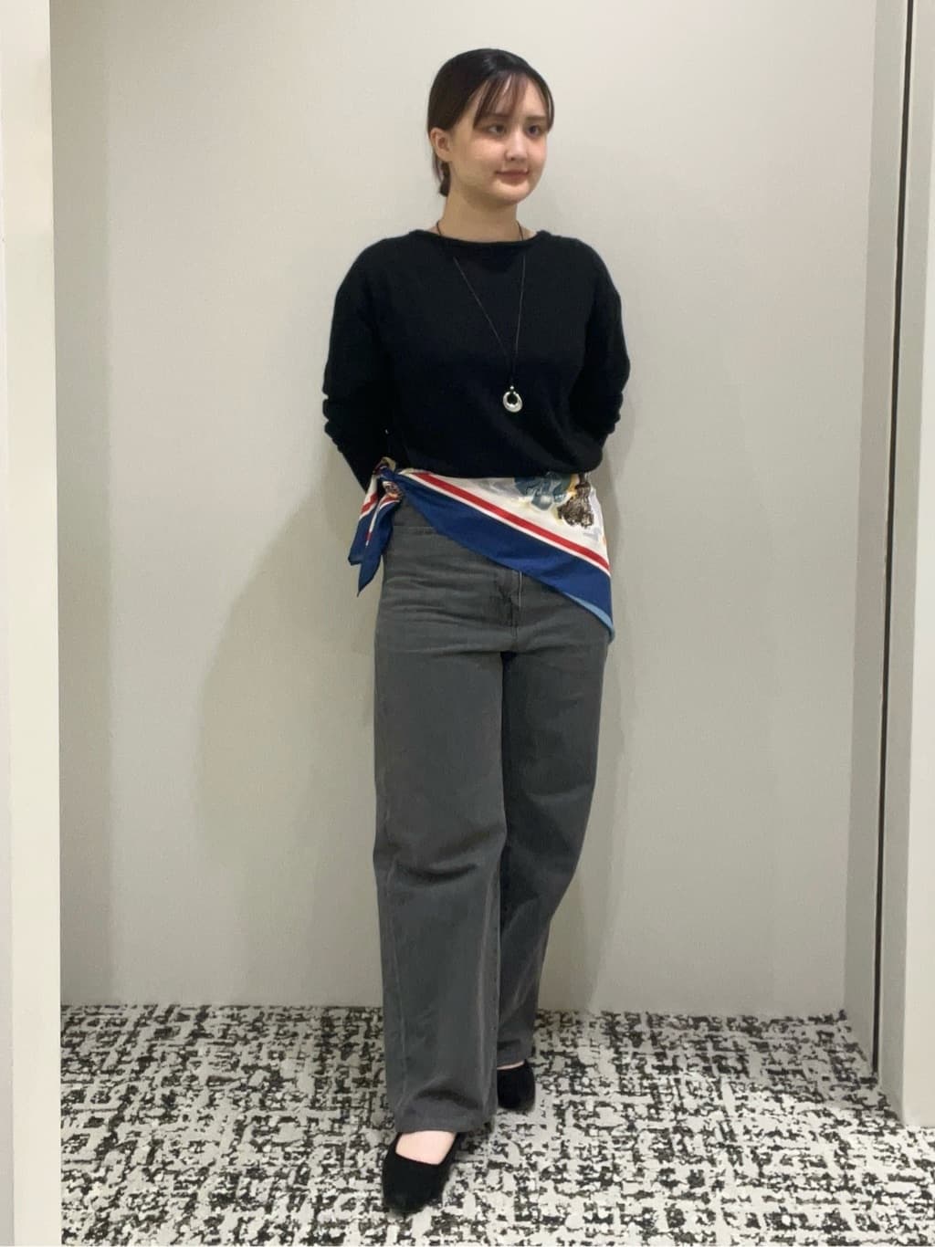 ELENAさんの「UNTITLED｜【グレー/ブルー/ジーンズ】ソフトワイドデニムパンツ」を使ったコーディネート