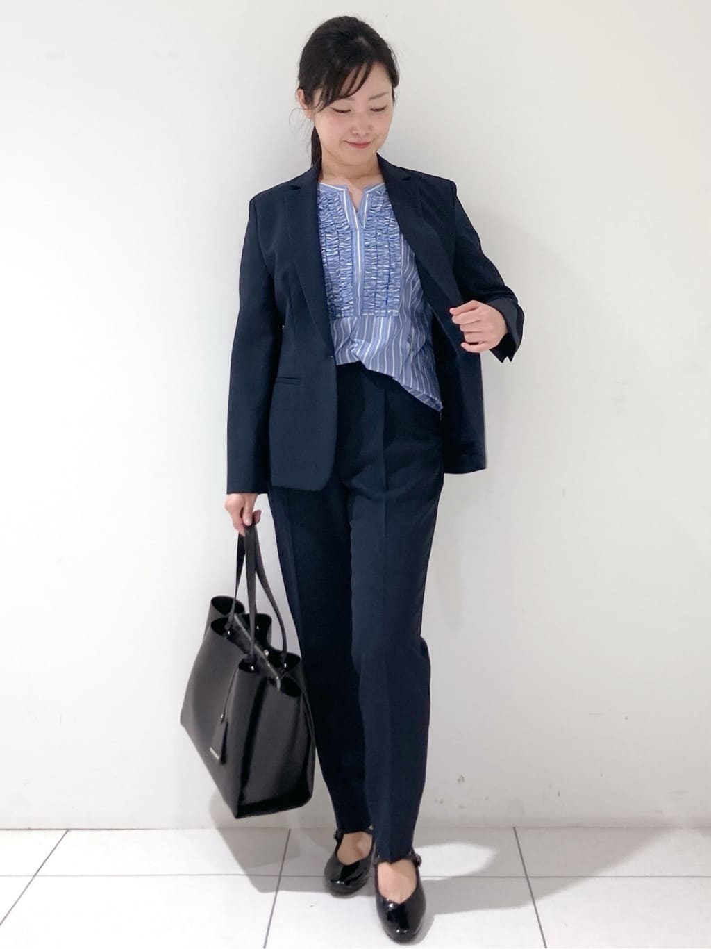 momokoさんの「INDIVI｜【定番スーツ／UVケア／洗える】ウール調テーラードジャケット」を使ったコーディネート