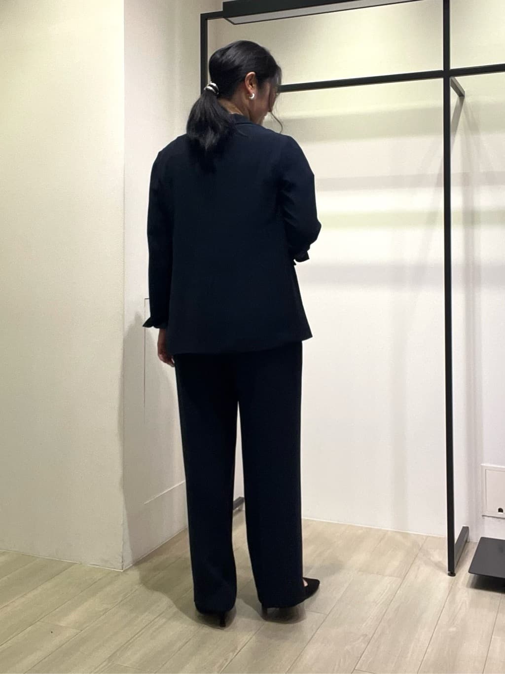 TOMOMIさんの「INDIVI｜【着る日傘／遮熱／UVケア】ワイドパンツ」を使ったコーディネート