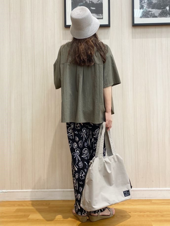 natsuさんの「SHOO･LA･RUE｜【洗濯機可/柄が選べる】さらさら楽ちん プリーツ ワイドパンツ」を使ったコーディネート