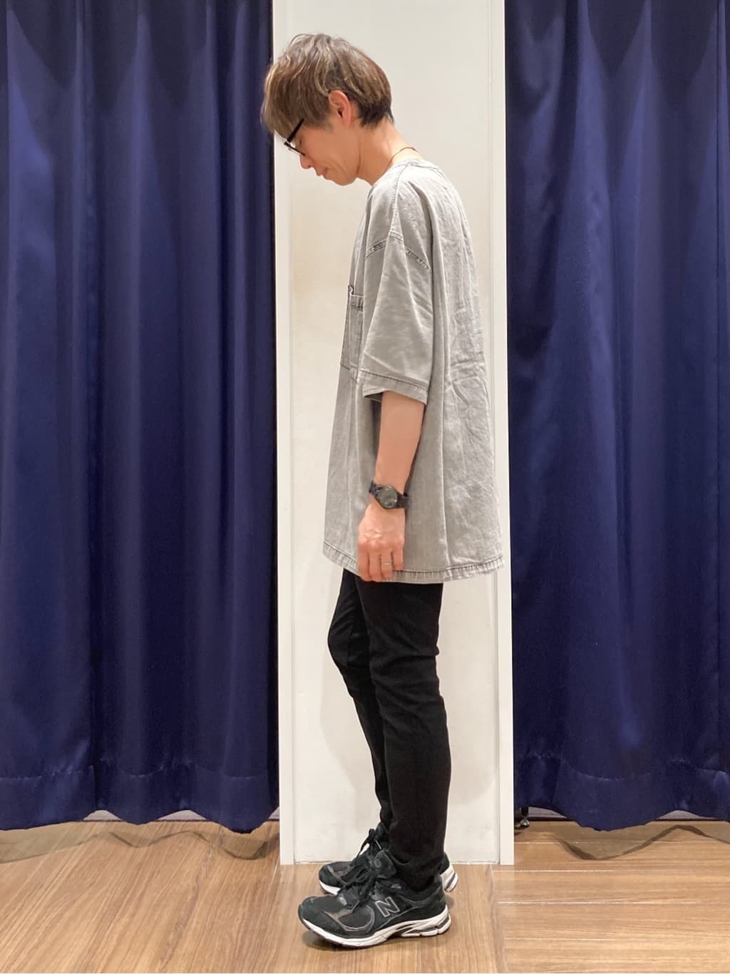 つーじーさんの「THE SHOP TK｜ライトデニム半袖Tシャツ【洗濯機OK】」を使ったコーディネート