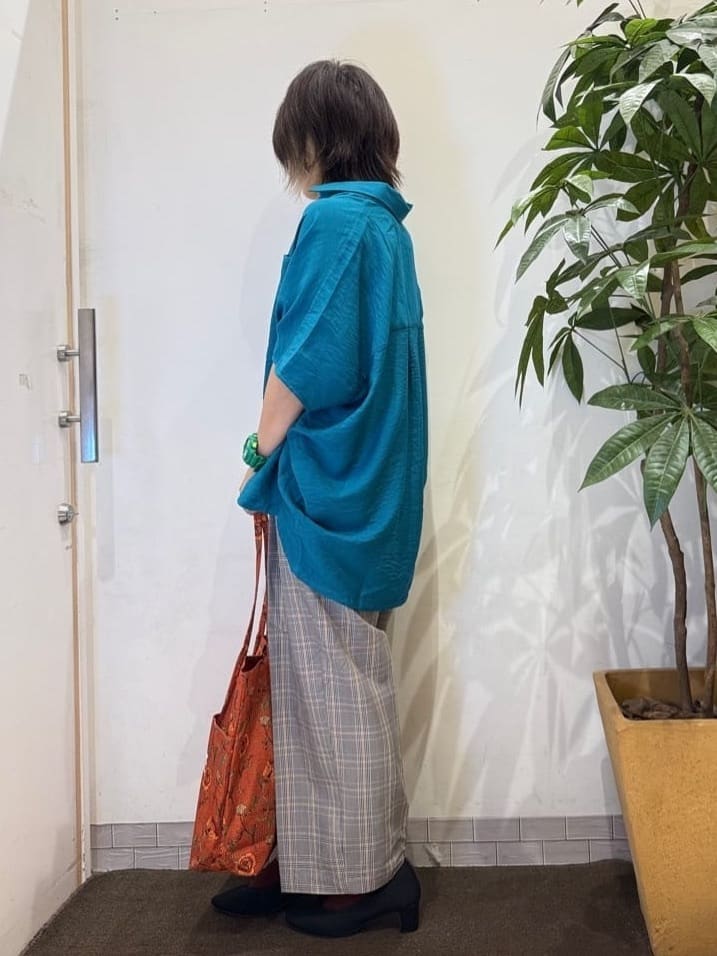 misakiさんの「SHOO･LA･RUE｜【洗える/S-LL/5分袖】1枚でも羽織としても。さらさらドレープシャツ」を使ったコーディネート