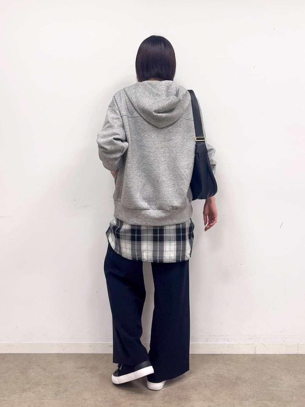 𝐜𝐡𝐢𝐤𝐚さんの「SHOO･LA･RUE｜グラフィックアソート ベーシックロンT」を使ったコーディネート