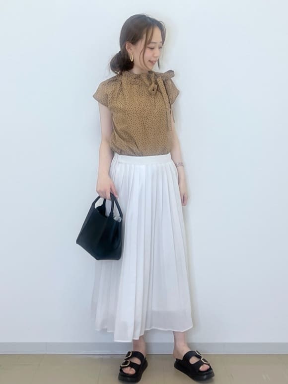 miyuuさんの「OPAQUE.CLIP｜ラッピングボウタイドットブラウス【洗濯機洗い可】」を使ったコーディネート