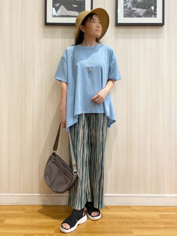 natsuさんの「SHOO･LA･RUE｜【S-LL/洗える/体型カバー/5分袖】涼しくきれいに決まる Aライントップス」を使ったコーディネート