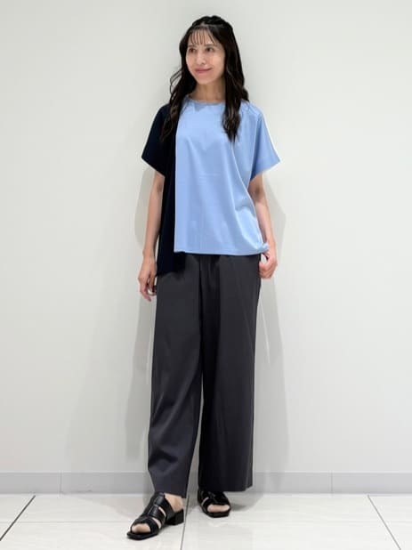 kayoさんの「INDIVI｜【洗える／汗ジミ防止】バイカラー＆アシメヘム Tシャツ」を使ったコーディネート
