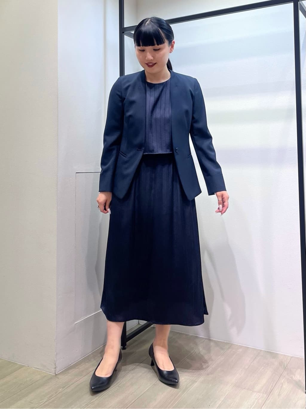 hasuさんの「INDIVI｜【定番スーツ／UVケア／洗える】ウール調ノーカラージャケット」を使ったコーディネート