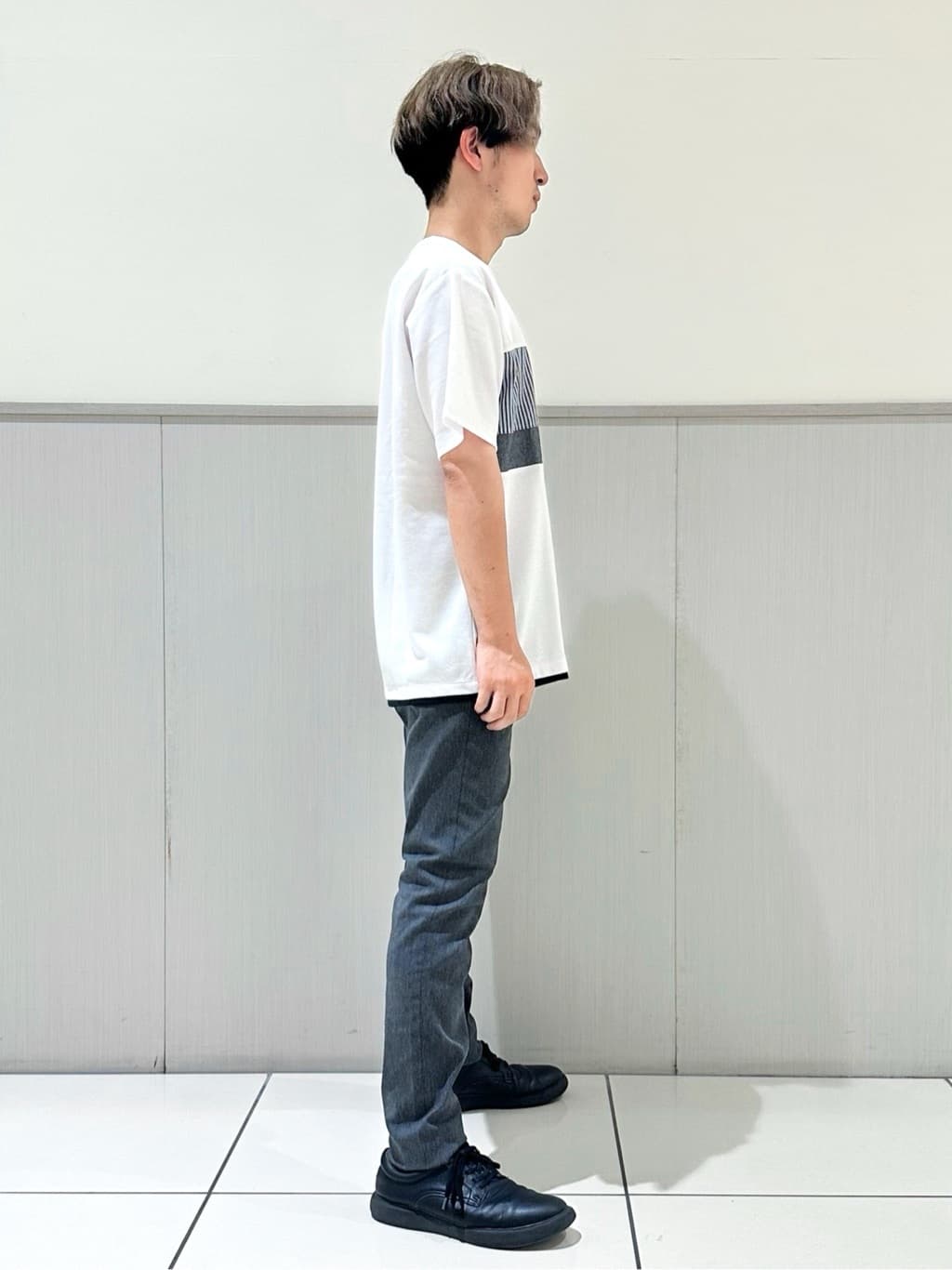 tomoyaさんの「THE SHOP TK｜プレミアムスキニーパンツ ストレッチ+ 接触冷感／洗濯機OK」を使ったコーディネート
