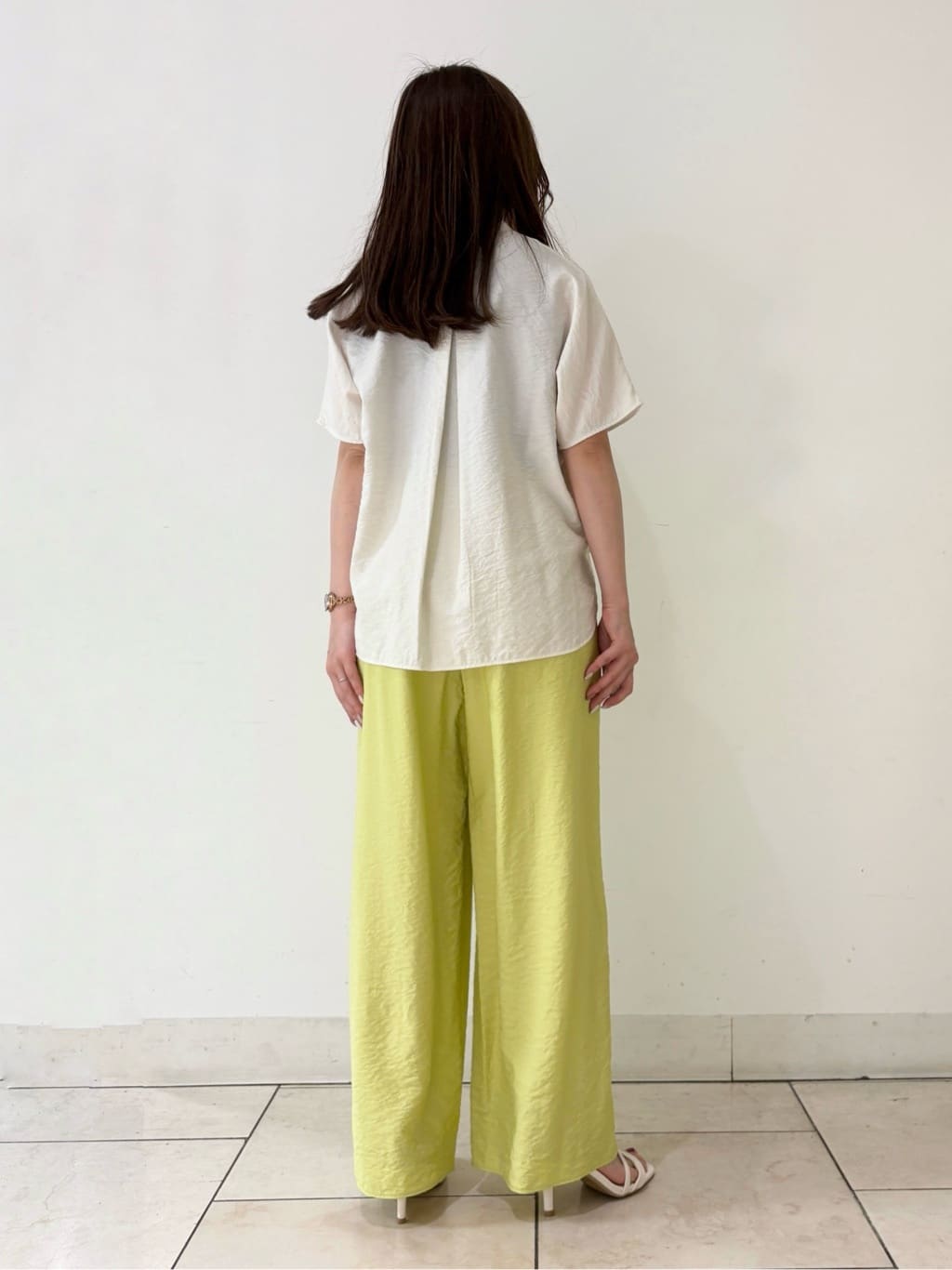 kahoさんの「INDIVI｜【洗える／UVケア／SETUP可能】ドロストワイドパンツ」を使ったコーディネート