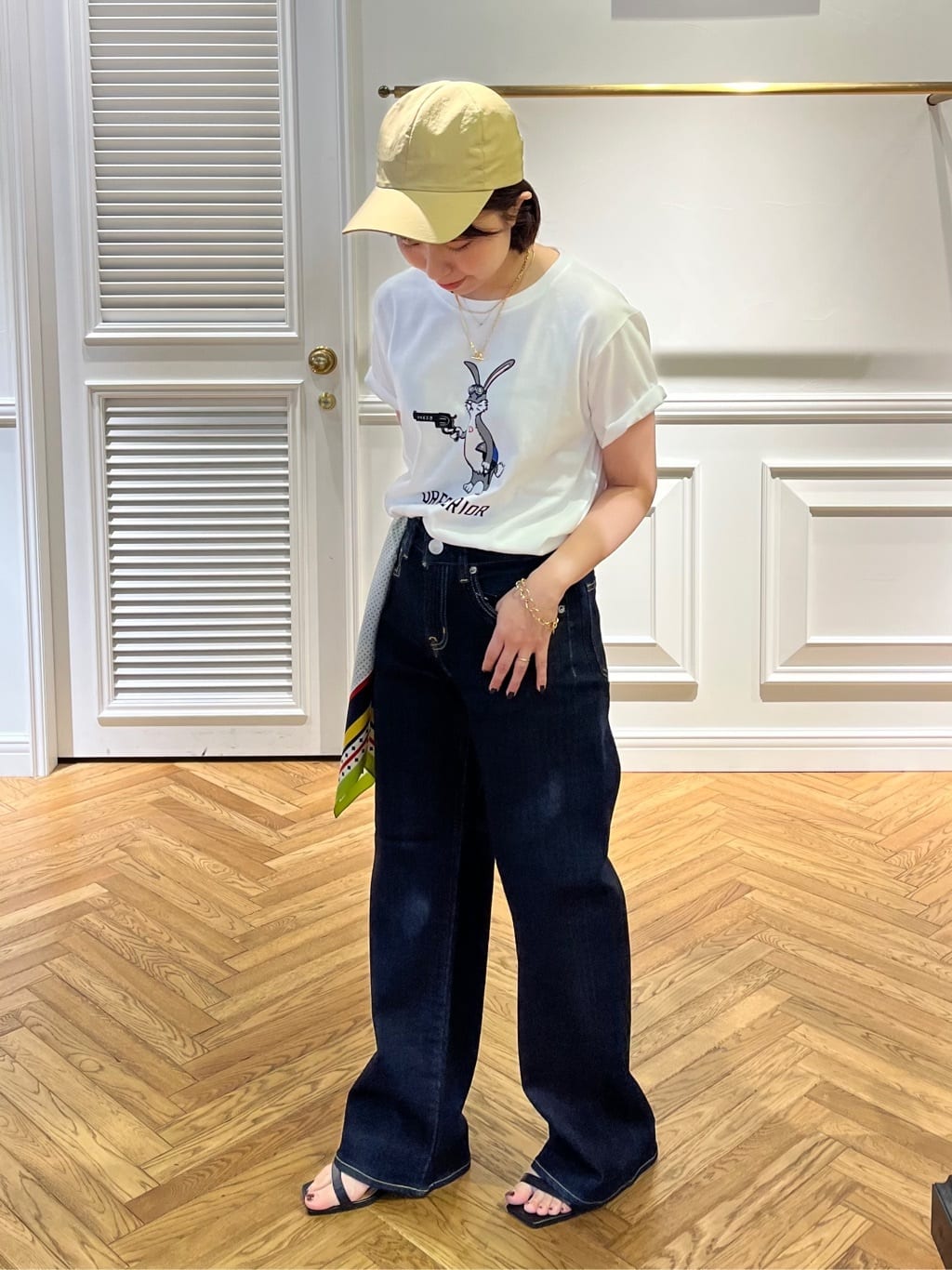 つじ まこさんの「DRESSTERIOR｜チェーンブレスレット」を使ったコーディネート
