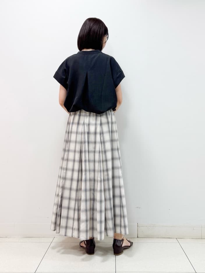 nakajoさんの「Dessin｜【2点セット/ウエストゴム/洗える】スキッパ―シャツ＆ストレートパンツセット」を使ったコーディネート