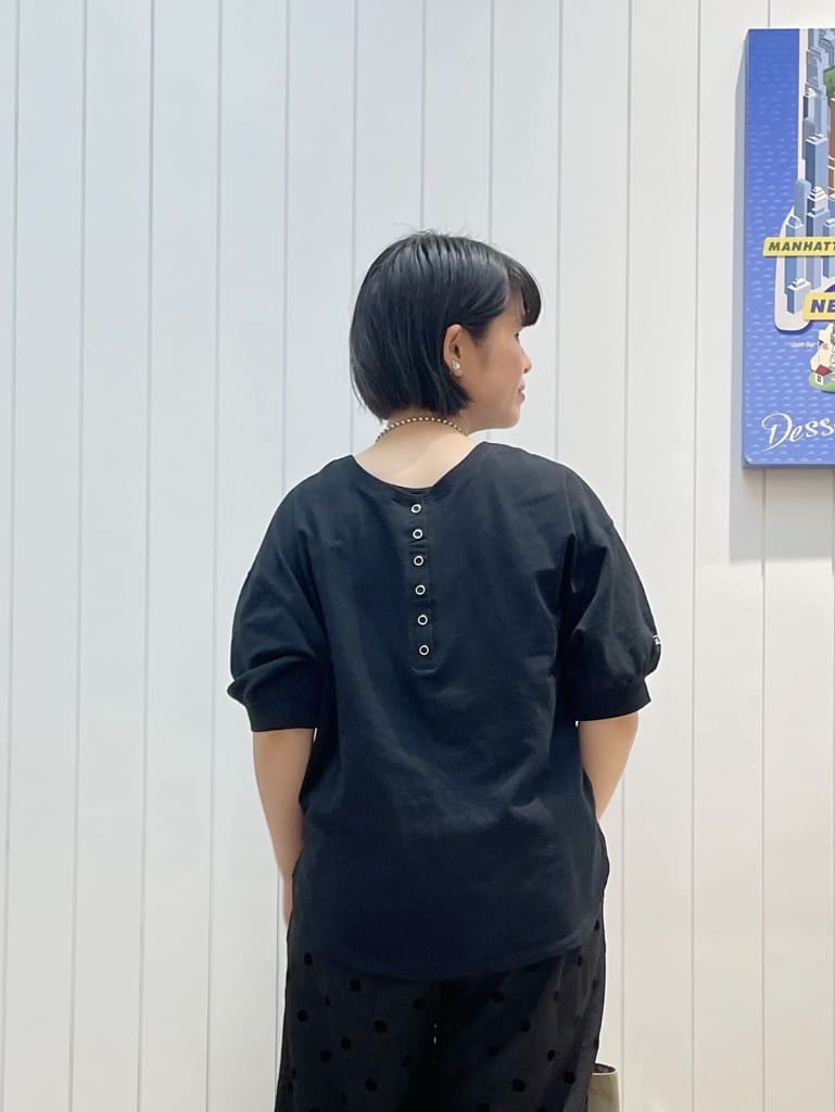 mikaさんの「Dessin｜【360度可愛い/前後2WAY/洗える】ライトコットンヘンリーカットソー」を使ったコーディネート