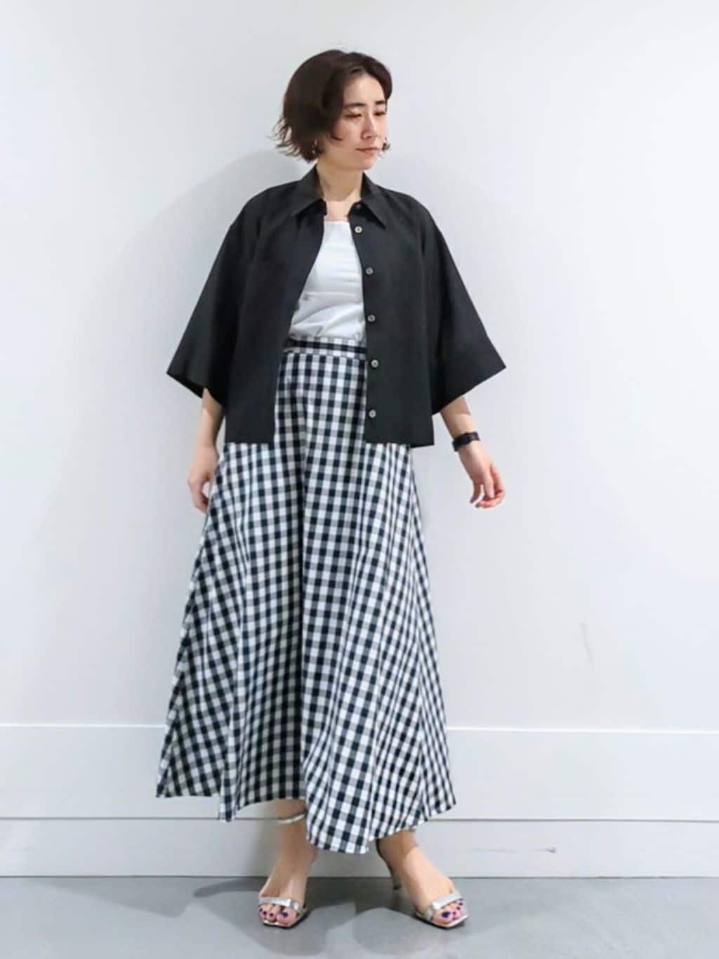 ミズタさんの「UNTITLED｜【前開き/洗える】ショート丈シアーシャツ」を使ったコーディネート