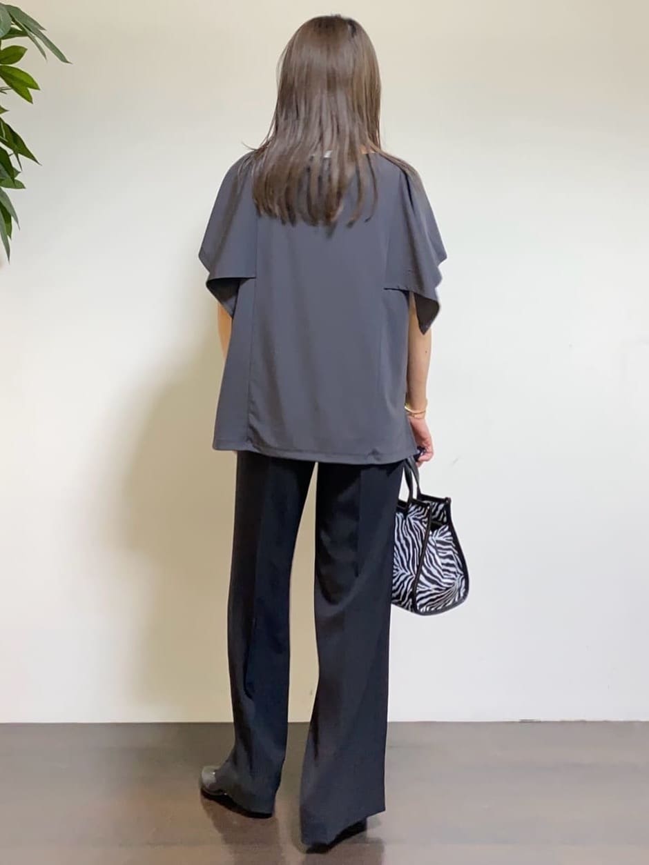 tomoさんの「UNTITLED｜【接触冷感/UVカット/ウエストゴム】センタープレスツイルパンツ」を使ったコーディネート