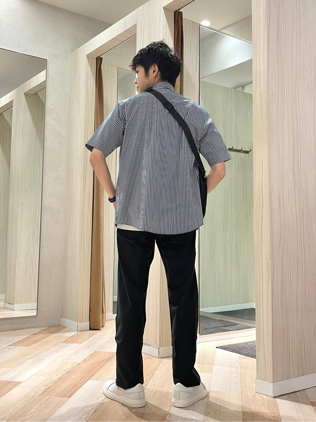 URAさんの「TAKEO KIKUCHI｜【抗菌防臭／5サイズ展開】ハイゲージポンチ Tシャツ」を使ったコーディネート