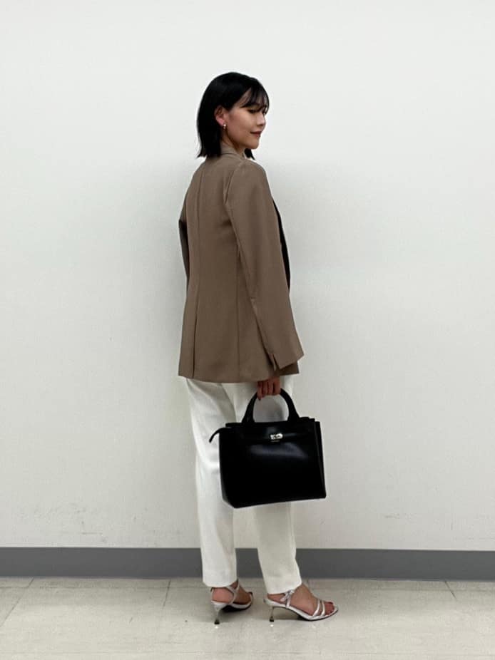 hinanoさんの「INDIVI｜【軽く羽織れる！】ダブルジャケット」を使ったコーディネート