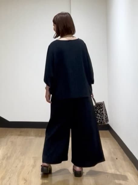 MIKIKOさんの「UNTITLED｜◆【セットアップ可/接触冷感/イージーケア/体型カバー】リラクミスト モモンガブラウス」を使ったコーディネート