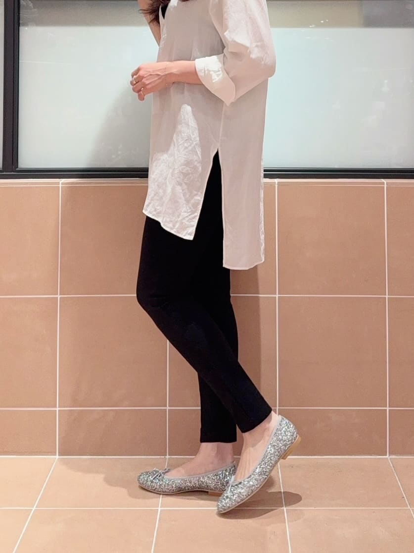 kaoriさんの「ESPERANZA｜【EC限定カラーあり】グリッターバレエシューズ」を使ったコーディネート