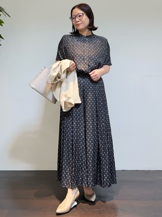 Asamiさんの「UNTITLED｜【セットアップ可/リラクシー/通勤】スクエアジオメ柄ブラウス」を使ったコーディネート