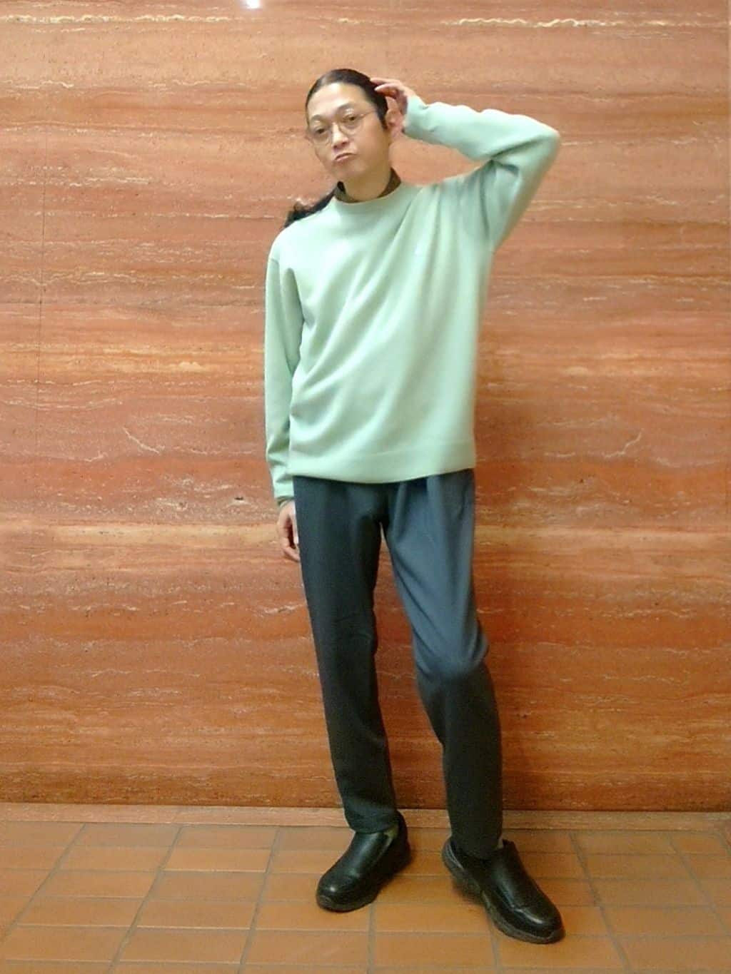 かしげるさんの「TAKEO KIKUCHI｜【Air Palette Knit】ワンポイント カラーニット プルオーバー」を使ったコーディネート