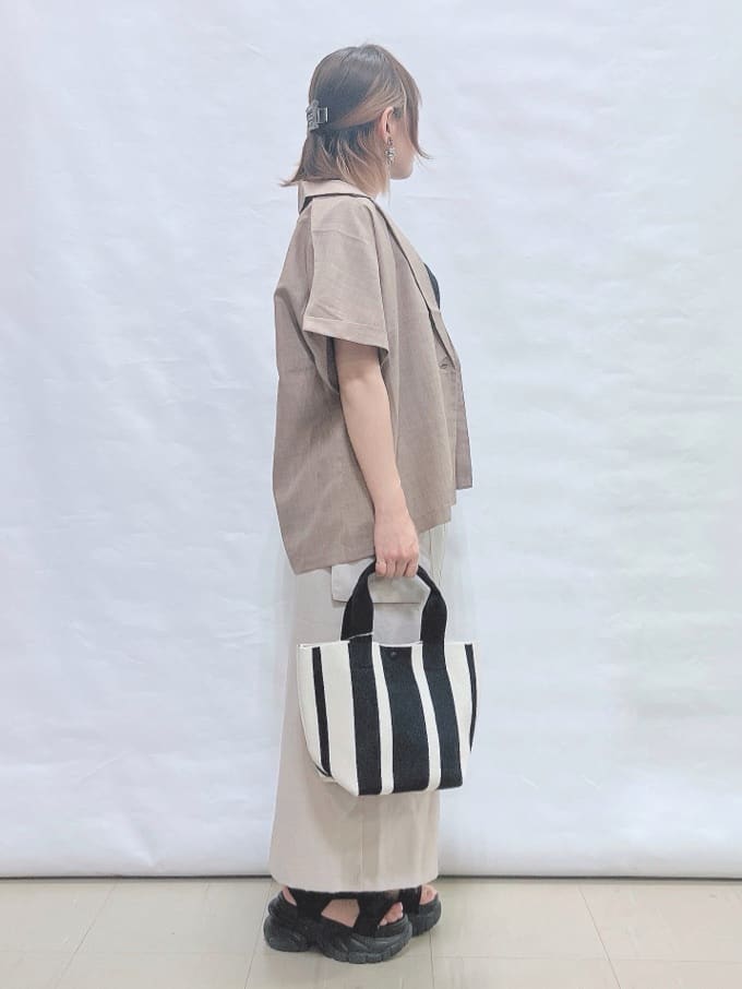 YUIさんの「SHOO･LA･RUE｜【S-LL】さらりと着たい大人のための 麻調半袖ジャケット」を使ったコーディネート