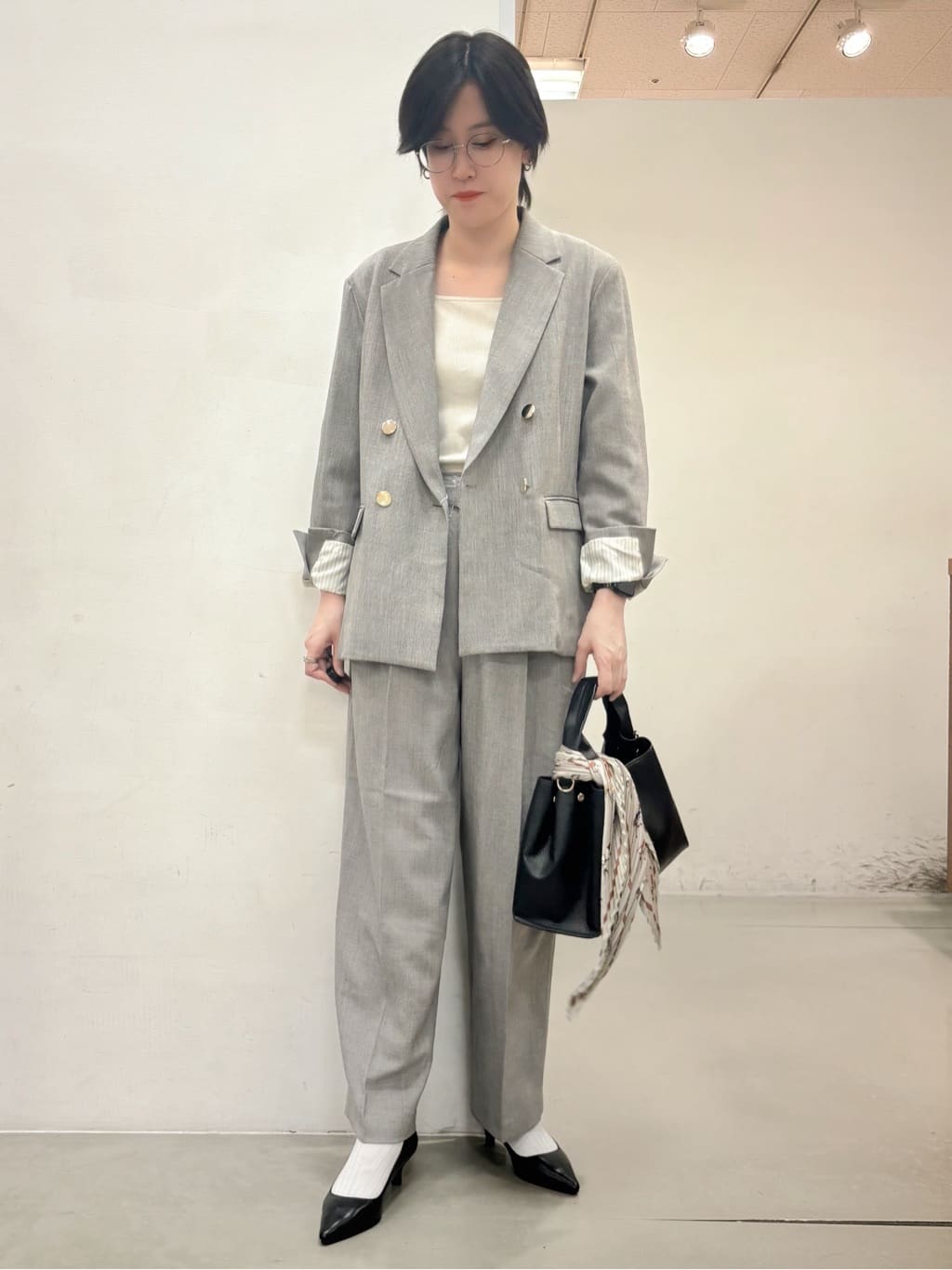 しばさんの「THE SHOP TK｜【今羽織るなら】ダブルブレストジャケット【セットアップ可/洗える】」を使ったコーディネート