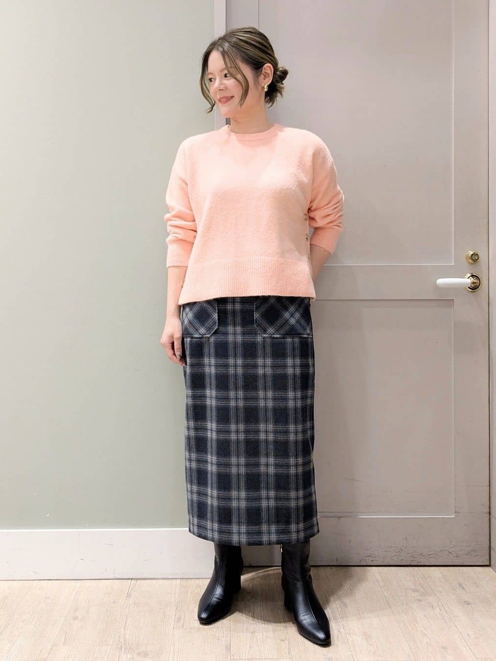 kuwawaさんの「grove｜【洗える】レイヤードにもおすすめ！サイド釦ニット」を使ったコーディネート