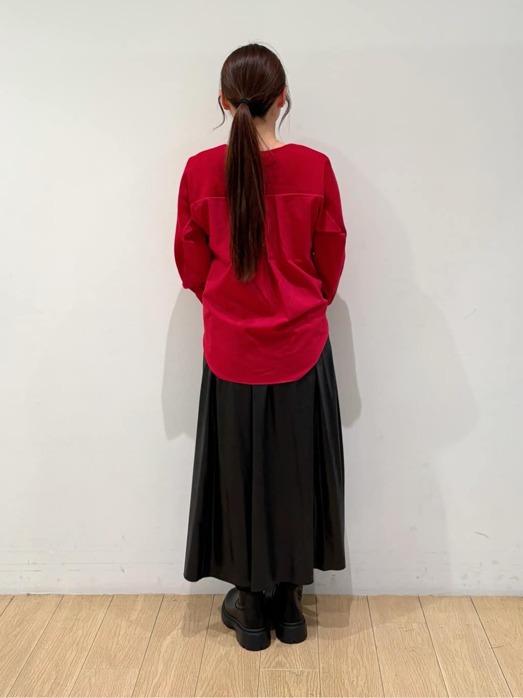 maiさんの「INDIVI｜【洗える／選べる8色】トーンアップニット」を使ったコーディネート