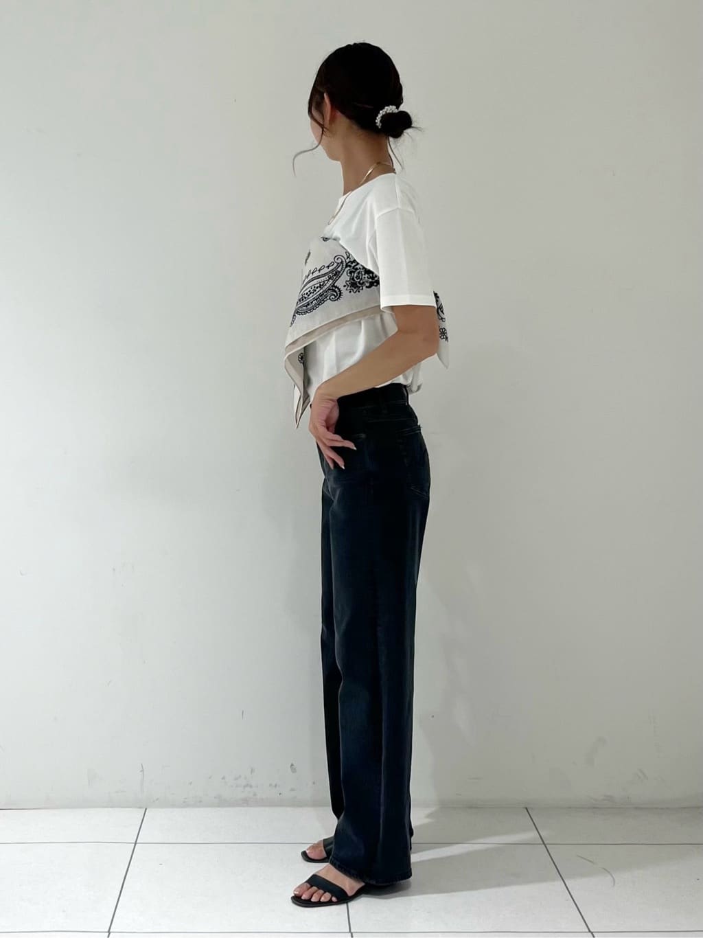 shioriさんの「INDIVI｜リネン調ペーズリースカーフ」を使ったコーディネート