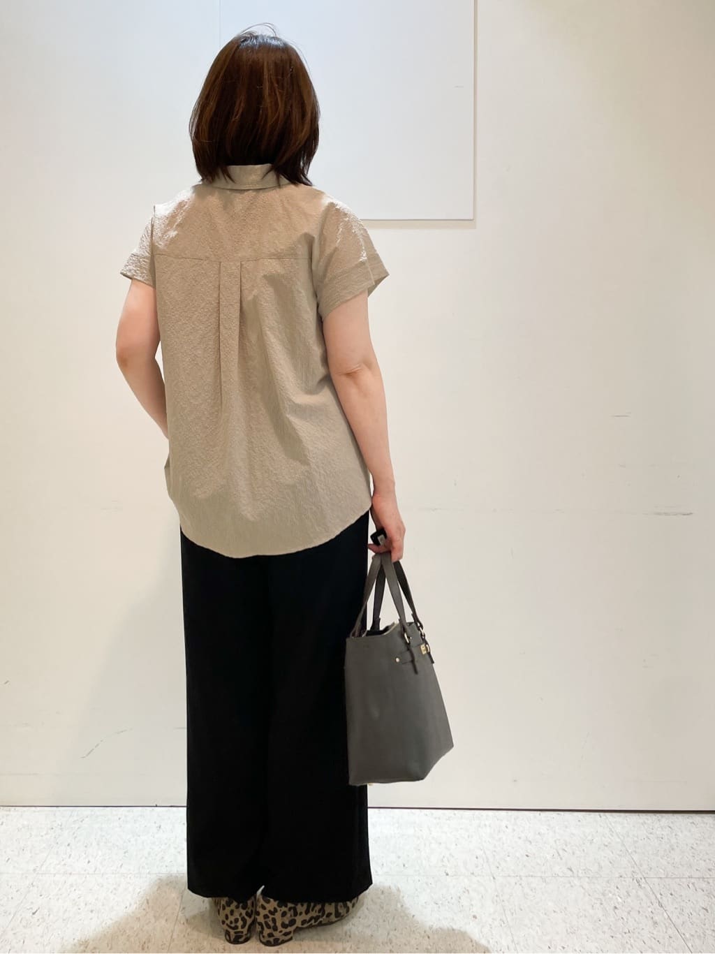 めいさんの「Reflect｜【二の腕さりげなくカバー】シャツ衿オフボディブラウス」を使ったコーディネート