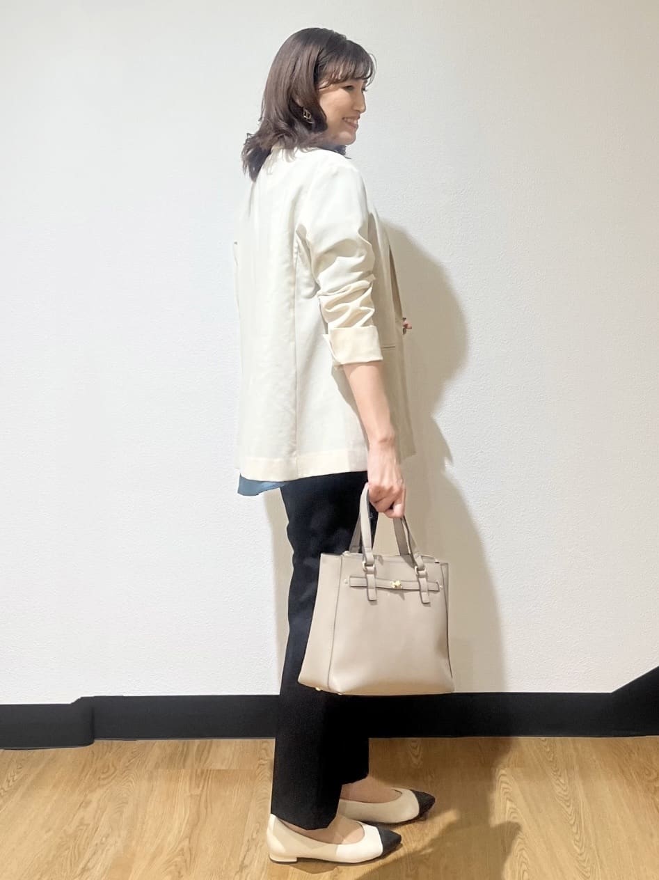 ayaさんの「Reflect｜【すっきり見え！長め丈】ペプラムデザインシアーブラウス」を使ったコーディネート