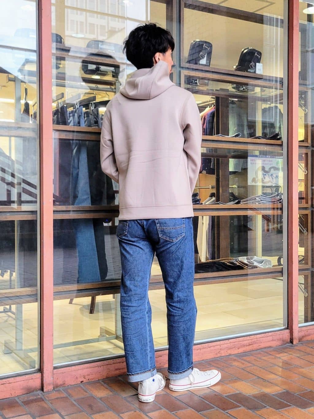 piroyaさんの「TAKEO KIKUCHI｜エアダン プルオーバー パーカー」を使ったコーディネート