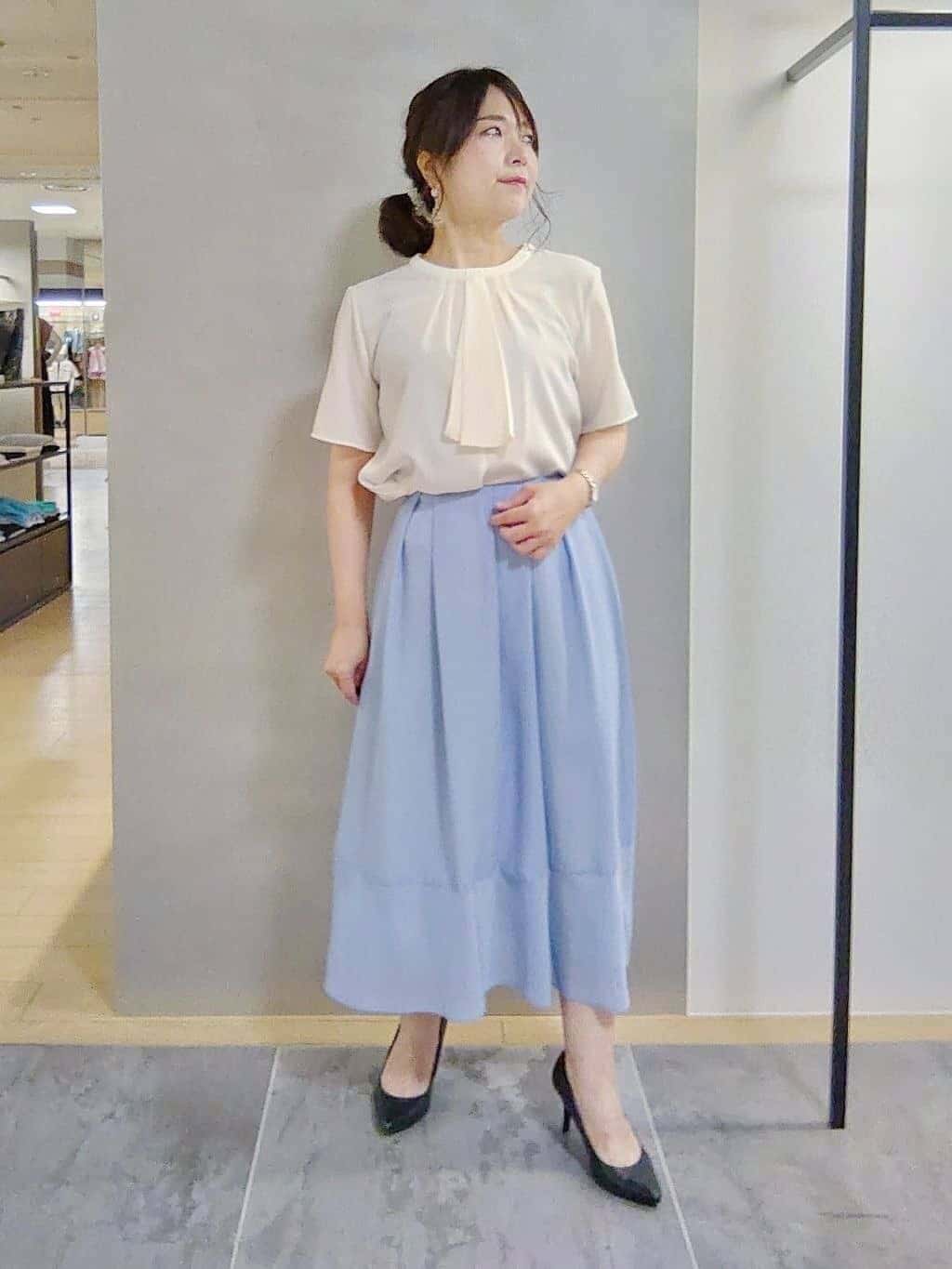TOMOMIさんの「INDIVI｜【着る日傘／遮熱／UVケア】ダブルジャケット」を使ったコーディネート