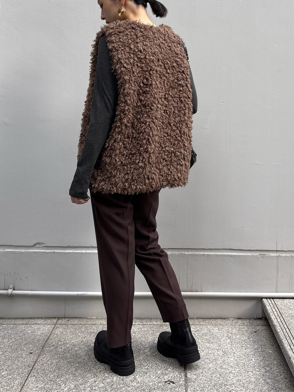 ayanoさんの「INDIVI｜Comfy SET UP｜イージーテーパードパンツ【セットアップ対応／通勤/カセット服】」を使ったコーディネート