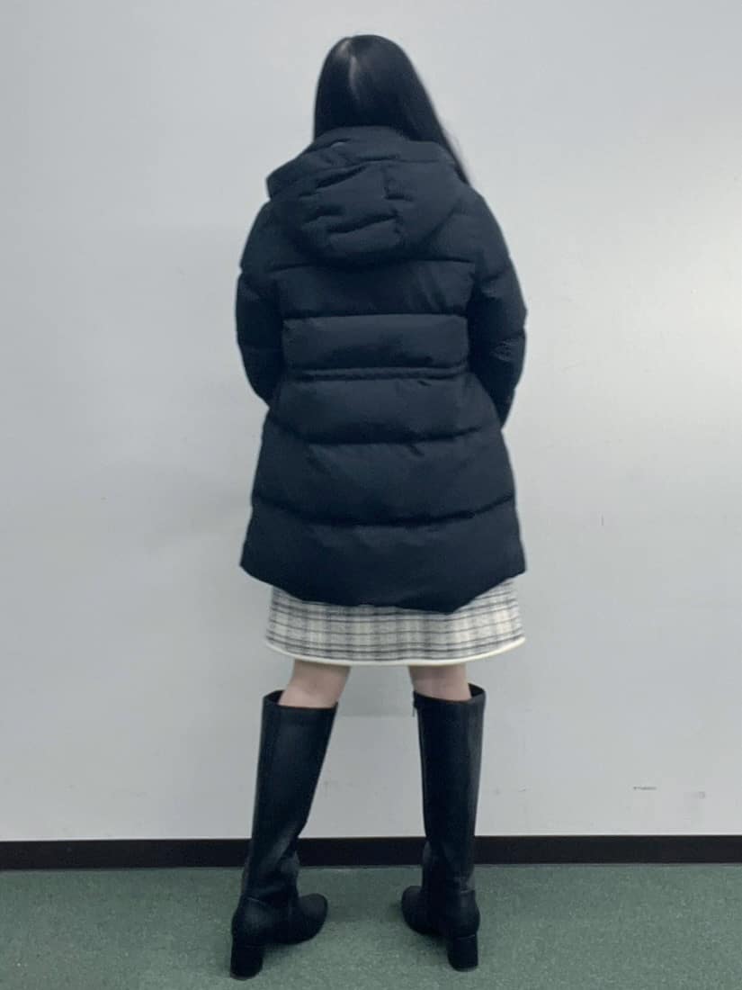 Hitomiさんの「index｜KAWADAダウンドロストミドルコート【撥水／洗濯機OK／2WAY／静電気防止裏地】《XS～3L》」を使ったコーディネート