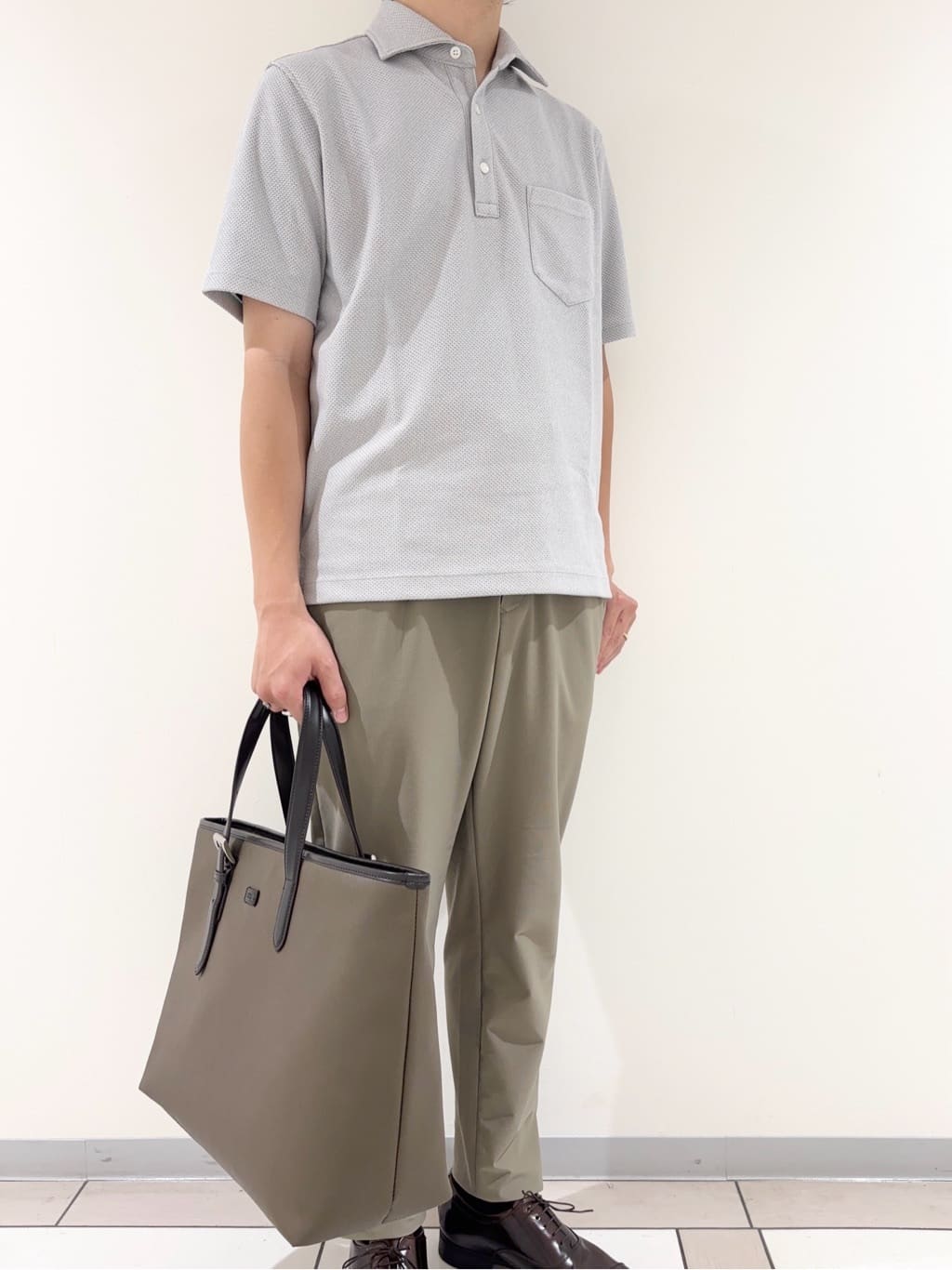 及川さんの「TAKEO KIKUCHI｜【COOL CITY WEAR】エアートール パンツ /接触冷感・通気性」を使ったコーディネート