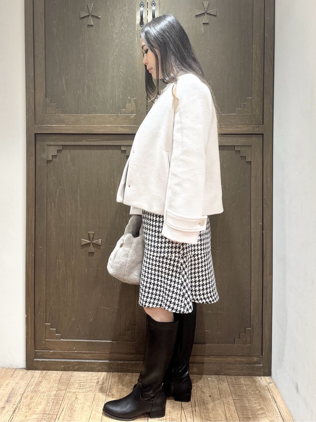 kanaさんの「index｜ショルダーチュールフリルハイネックニット【洗濯機OK／抗ピル】」を使ったコーディネート