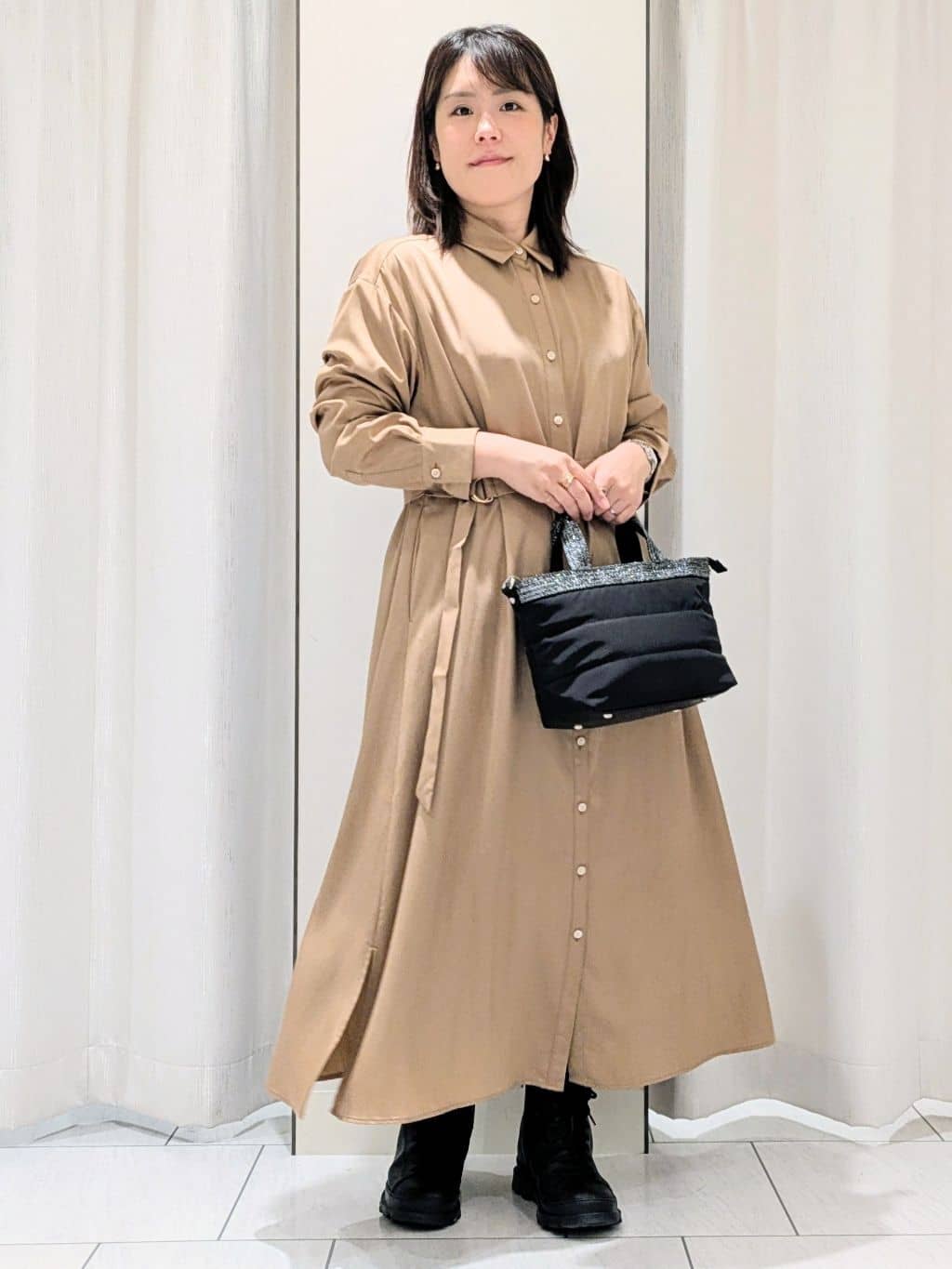 Onumaさんの「UNTITLED｜【前開きボタン/ベルト付/羽織シャツ/】2WAYトレンチ風ワンピース」を使ったコーディネート