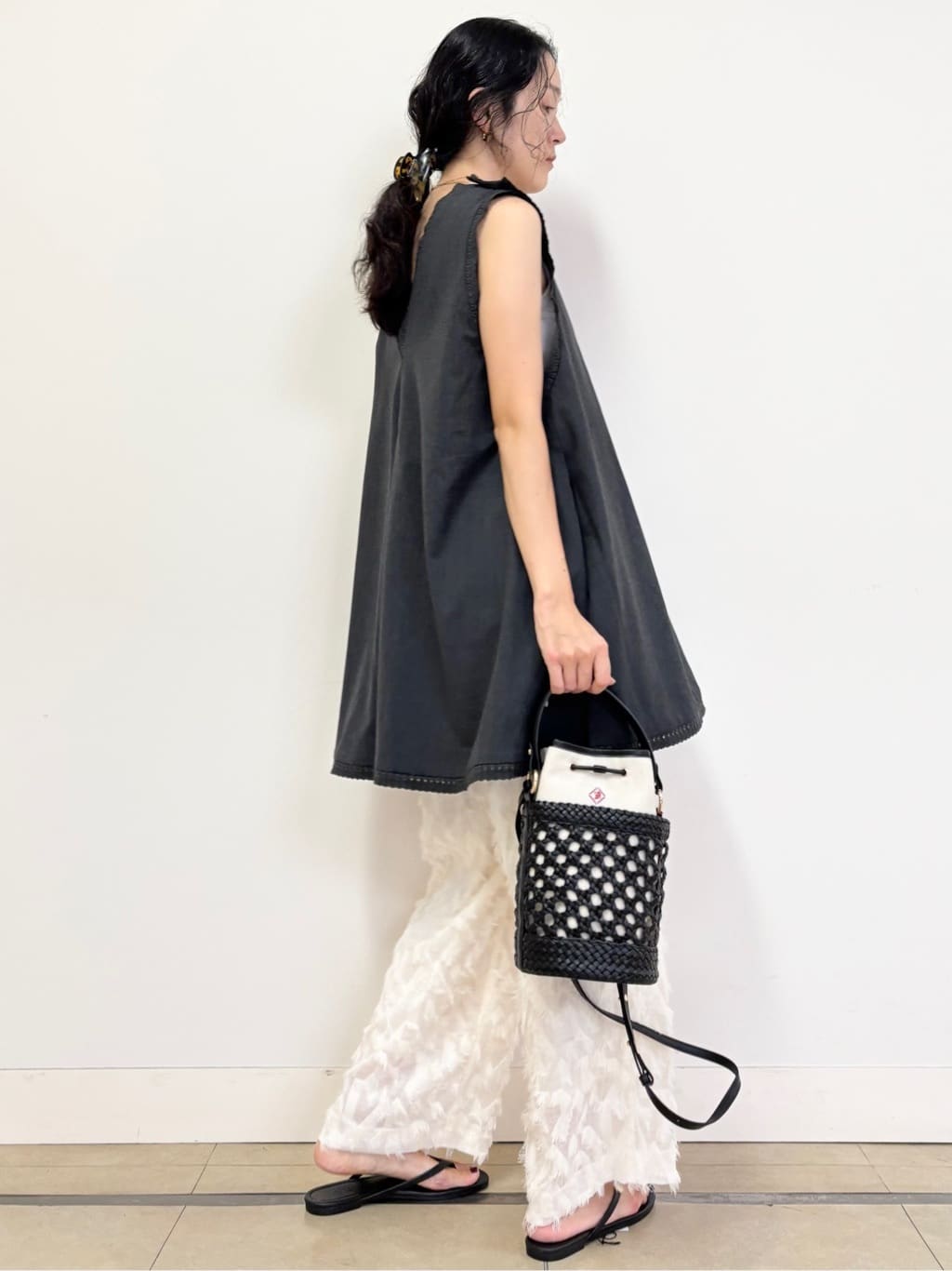 YOKOTAさんの「DRESSTERIOR｜◆【otonaMUSE5月号掲載/3WAY】メッシュ＆キャンバス バケツBAG」を使ったコーディネート