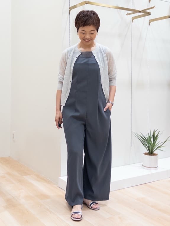 シュウコさんの「grove｜【雑誌掲載】洗えるシアーカーディガン」を使ったコーディネート