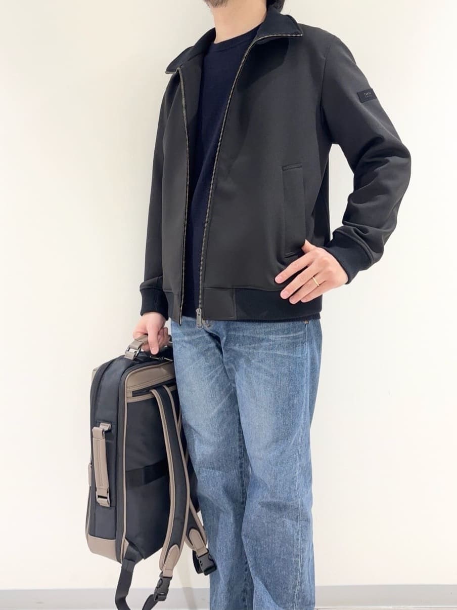 及川さんの「TAKEO KIKUCHI｜【JUST ONE LAYER】ダウンファブリック ジップアップ リブ ブルゾン」を使ったコーディネート