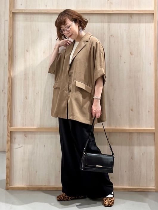 nakoさんの「THE SHOP TK｜ドルマン半袖ジャケット【洗える】」を使ったコーディネート