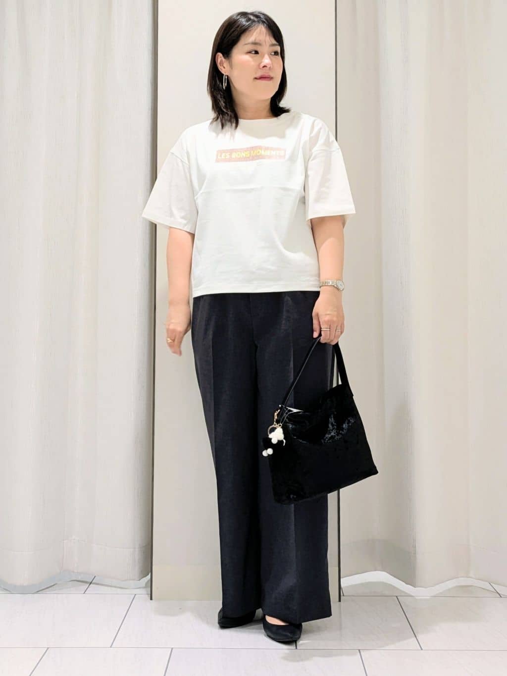 Onumaさんの「UNTITLED｜【コットン100/ゆったり/ショート丈/洗える】ベロアロゴTシャツ」を使ったコーディネート