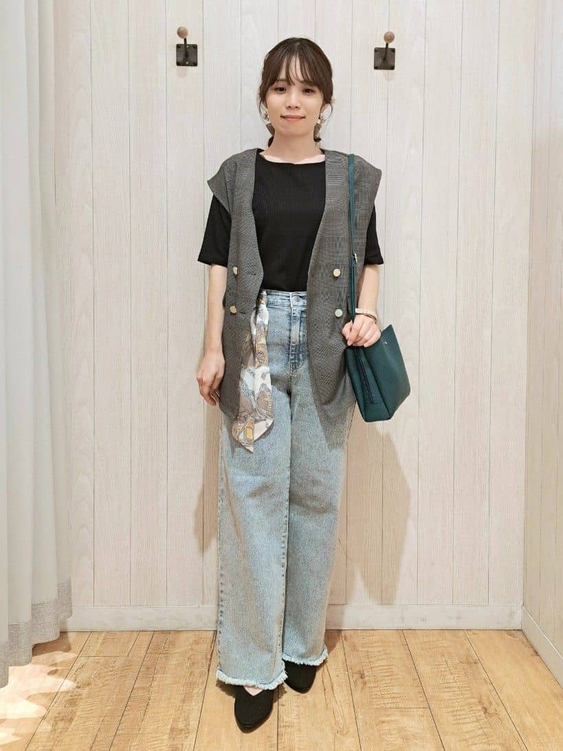 SAKIさんの「SHOO･LA･RUE｜【S-LL/セットアップ可/洗濯後しわになりにくい】ダブルベスト」を使ったコーディネート