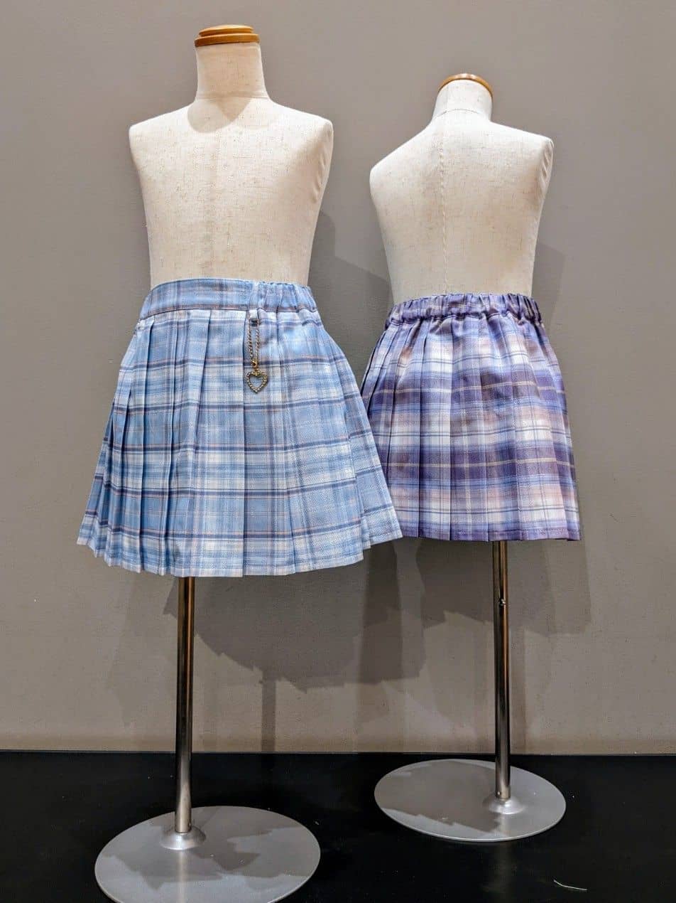 vacheさんの「SHOO･LA･RUE｜【100-150cm】刺繍ロゴ転写プリントGIRLSTシャツ」を使ったコーディネート