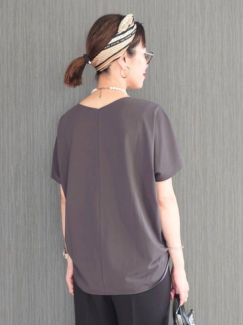 MUTSUKOさんの「UNTITLED｜【接触冷感/洗える】Vネックコットンプルオーバー」を使ったコーディネート