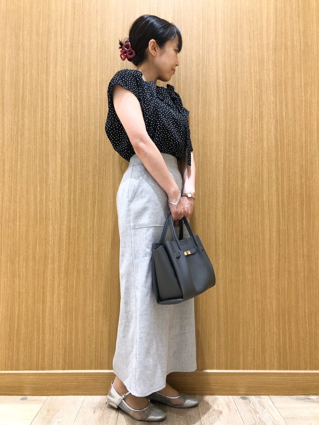 tomoさんの「OPAQUE.CLIP｜ラッピングボウタイドットブラウス【洗濯機洗い可】」を使ったコーディネート