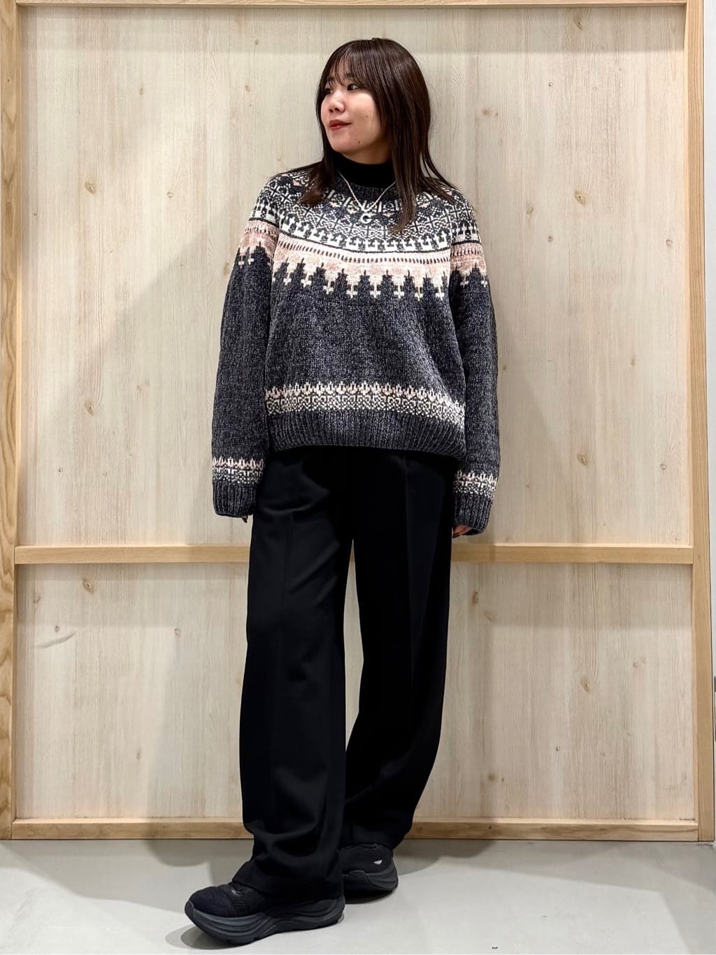 nanaさんの「THE SHOP TK｜上品さと少しの遊び心を モール求心柄ニット」を使ったコーディネート