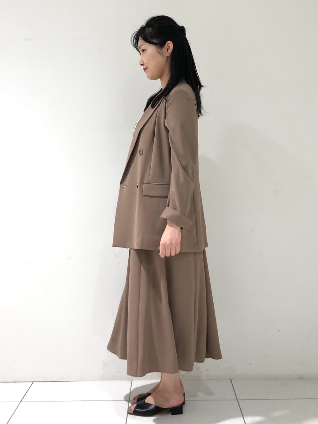 momokoさんの「INDIVI｜【軽く羽織れる！】ダブルジャケット」を使ったコーディネート